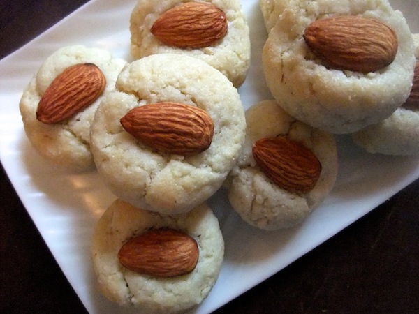 easy almond cookies